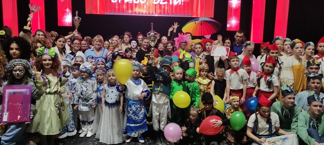 Гран-при открытого фестиваля-конкурса детских и юношеских коллективов «Браво, дети!» завоевала студия при театре